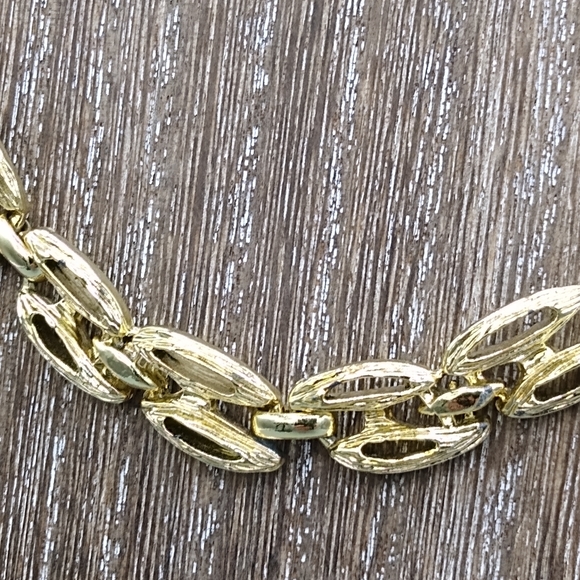Gold tone Brushed Abstract Dual Link Necklace Vintage - Picture 5 of 13